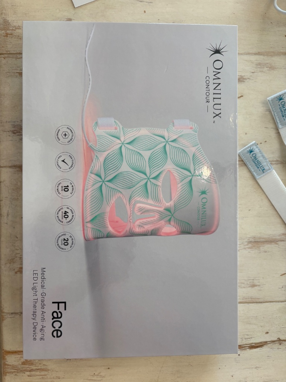 Omnilux Contour Medical-Grade LED Light Therapy Mask - Picture 2 of 13